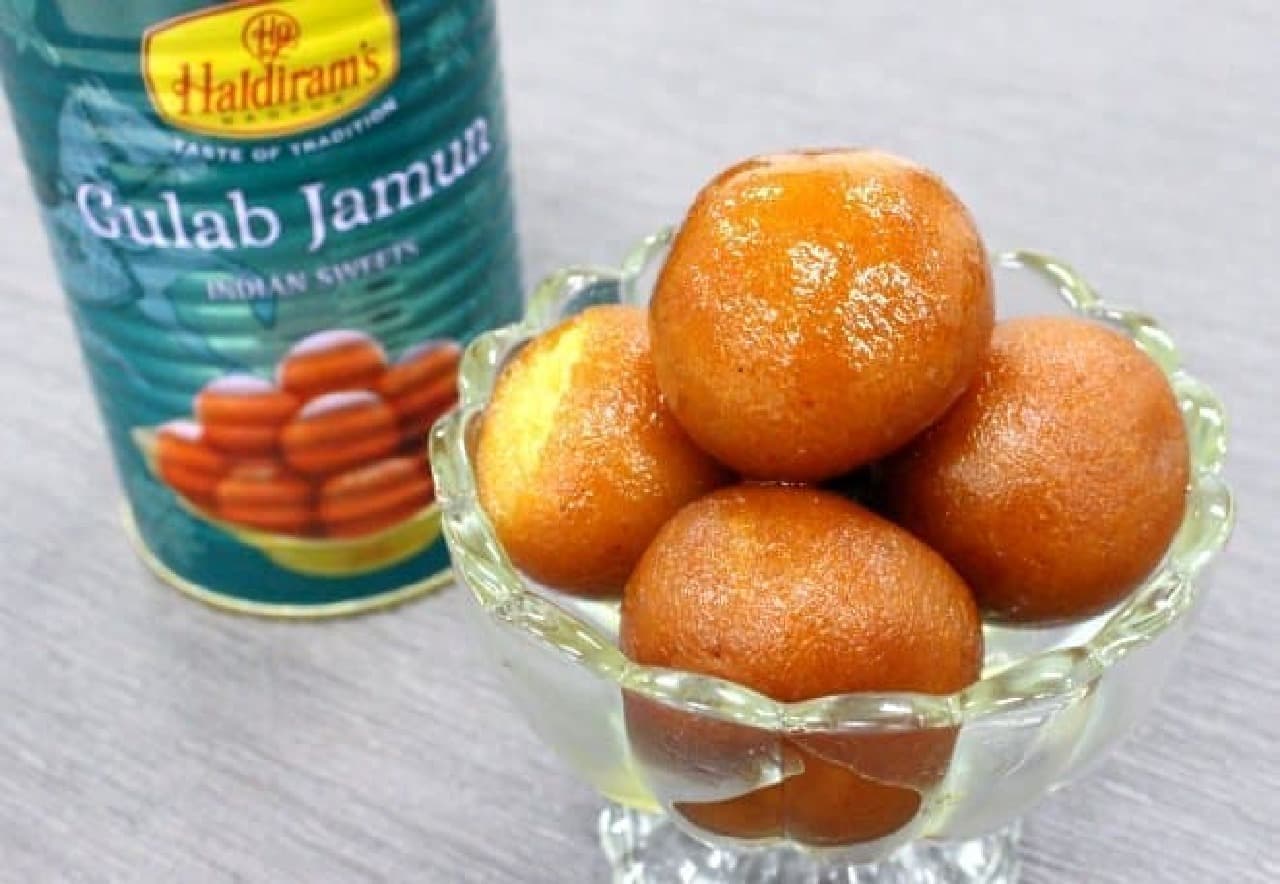 Indian gulab jamun, the "sweetest" candy in the world
