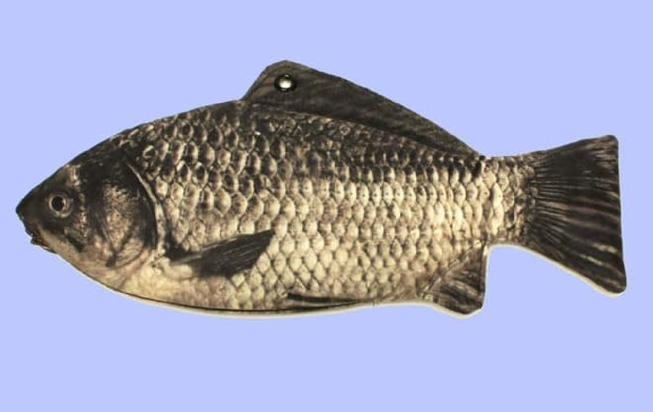 "Multi-fish case (large) crucian carp" is a case that looks like crucian carp