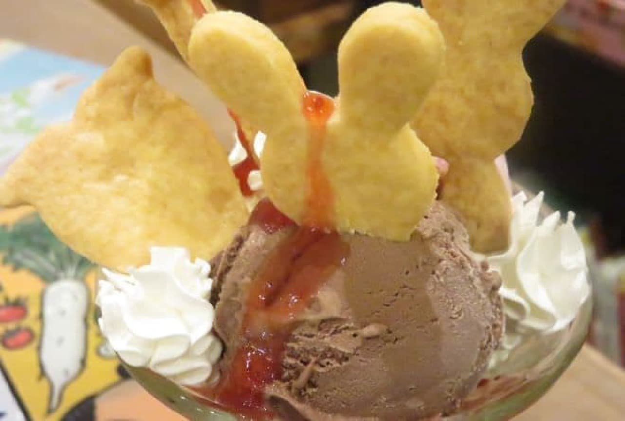 "Jisatsu Rabbit Parfait" from "Mucchi's Cafe"