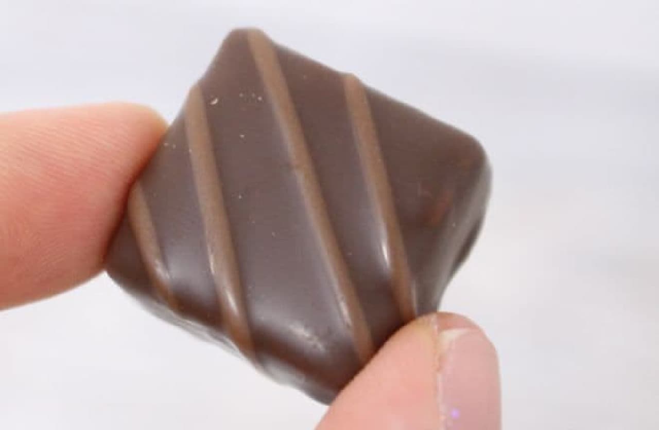 "Chocolate ZOO" is an animal-designed package with bite-sized casual chocolate assorted.