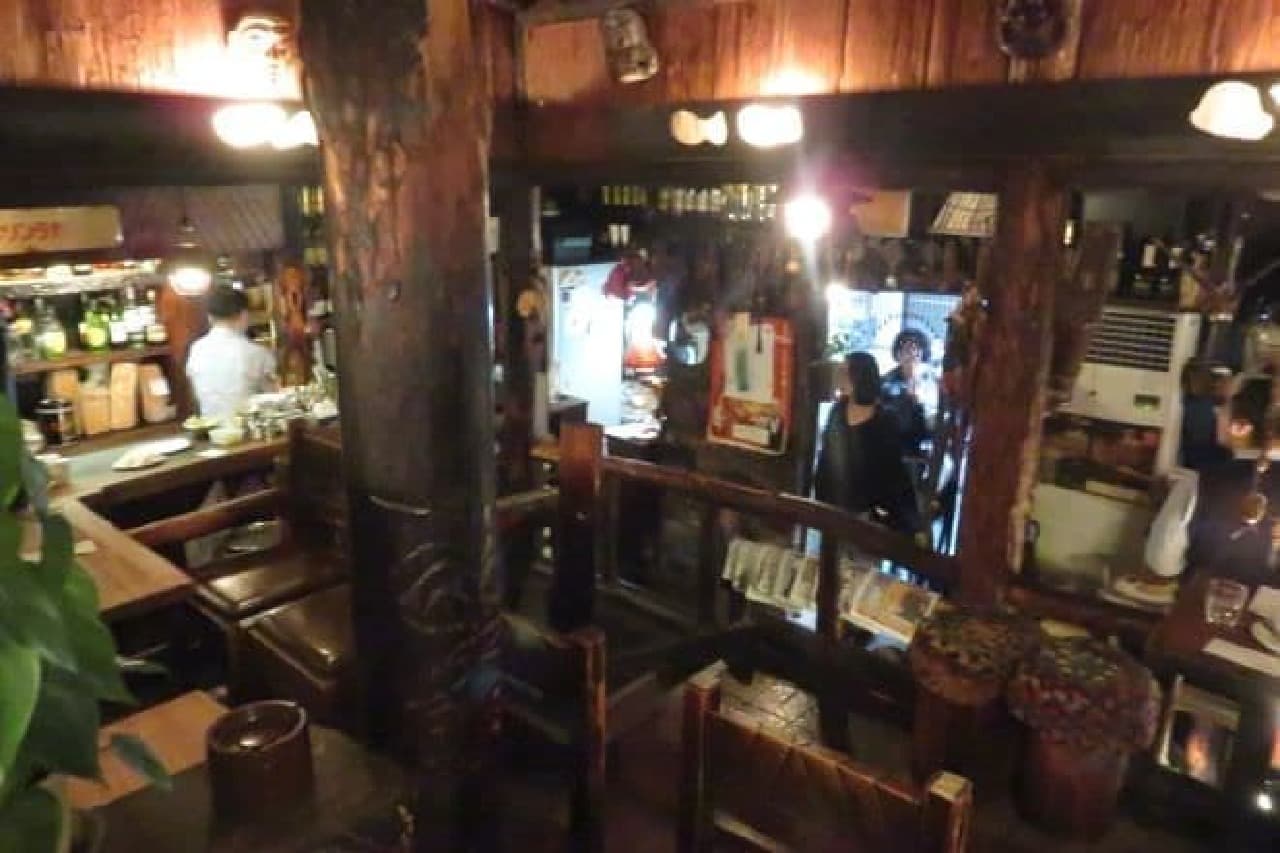 老舗喫茶店「さぼうる」は個性的な店構えと昭和レトロな雰囲気にファンの多い店