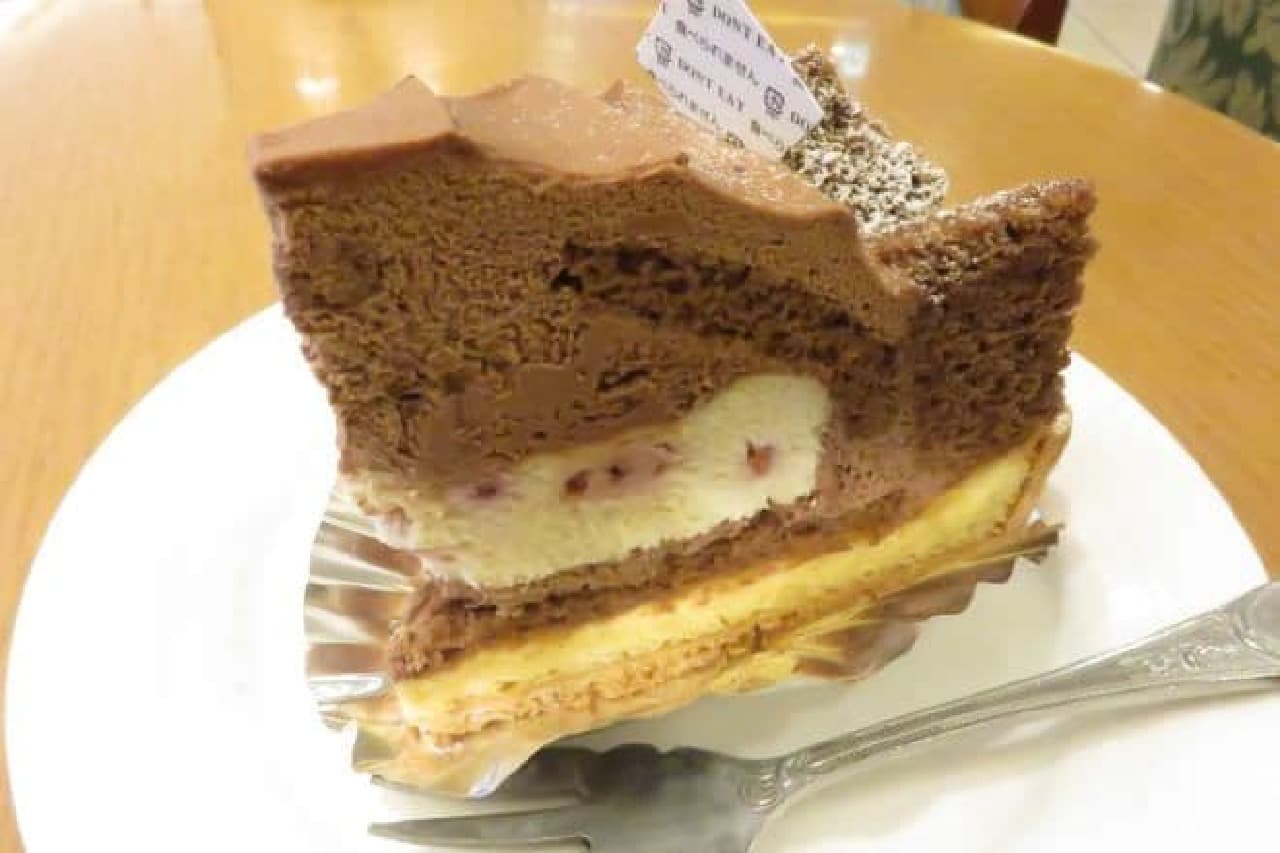 高田馬場にある「Caffe CIELO（カフェ シェロ）」のチョコタルト