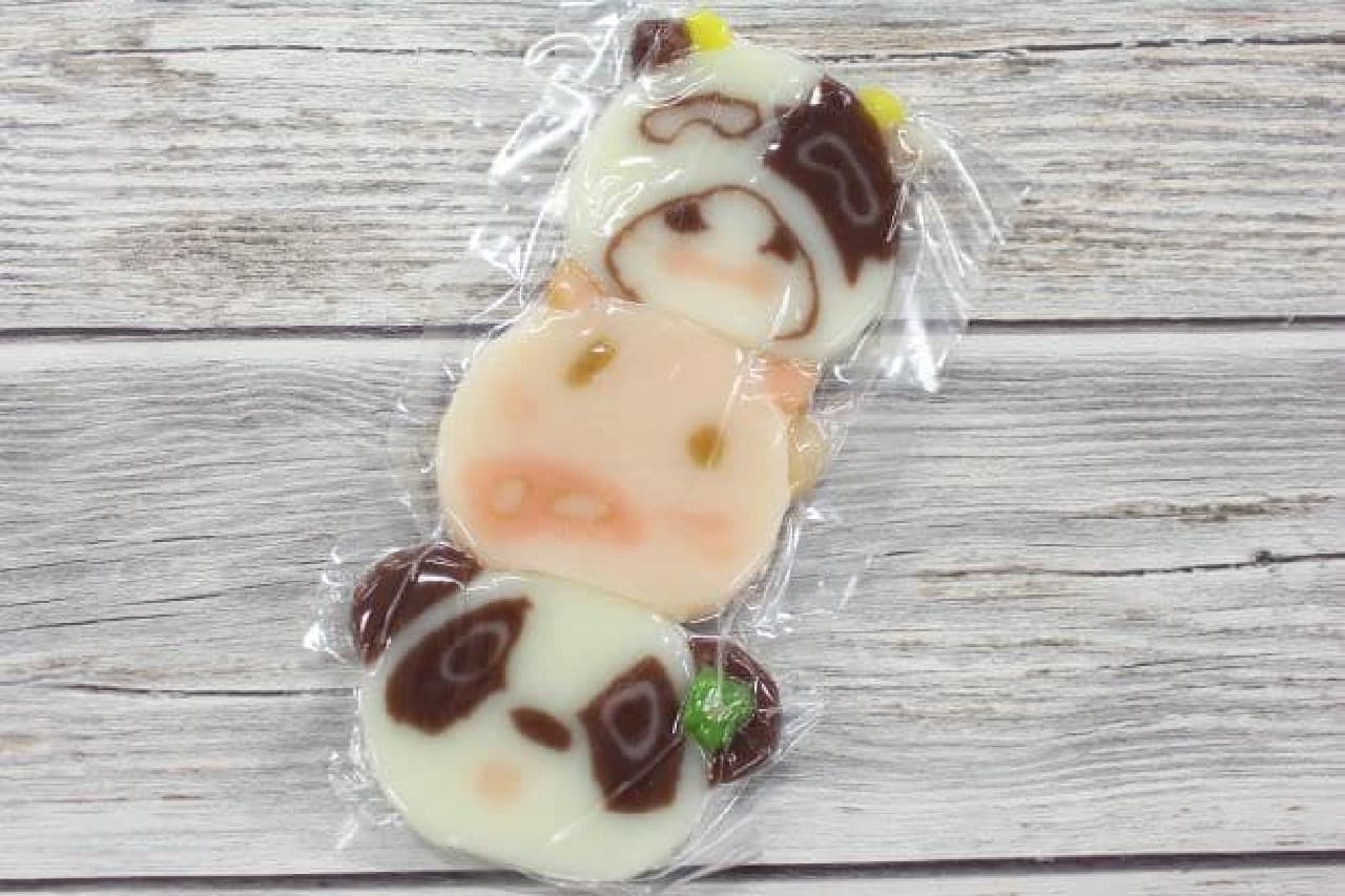 "Animal Beko Mochi" is an animal-patterned beko mochi made by steaming rice flour and sugar together.