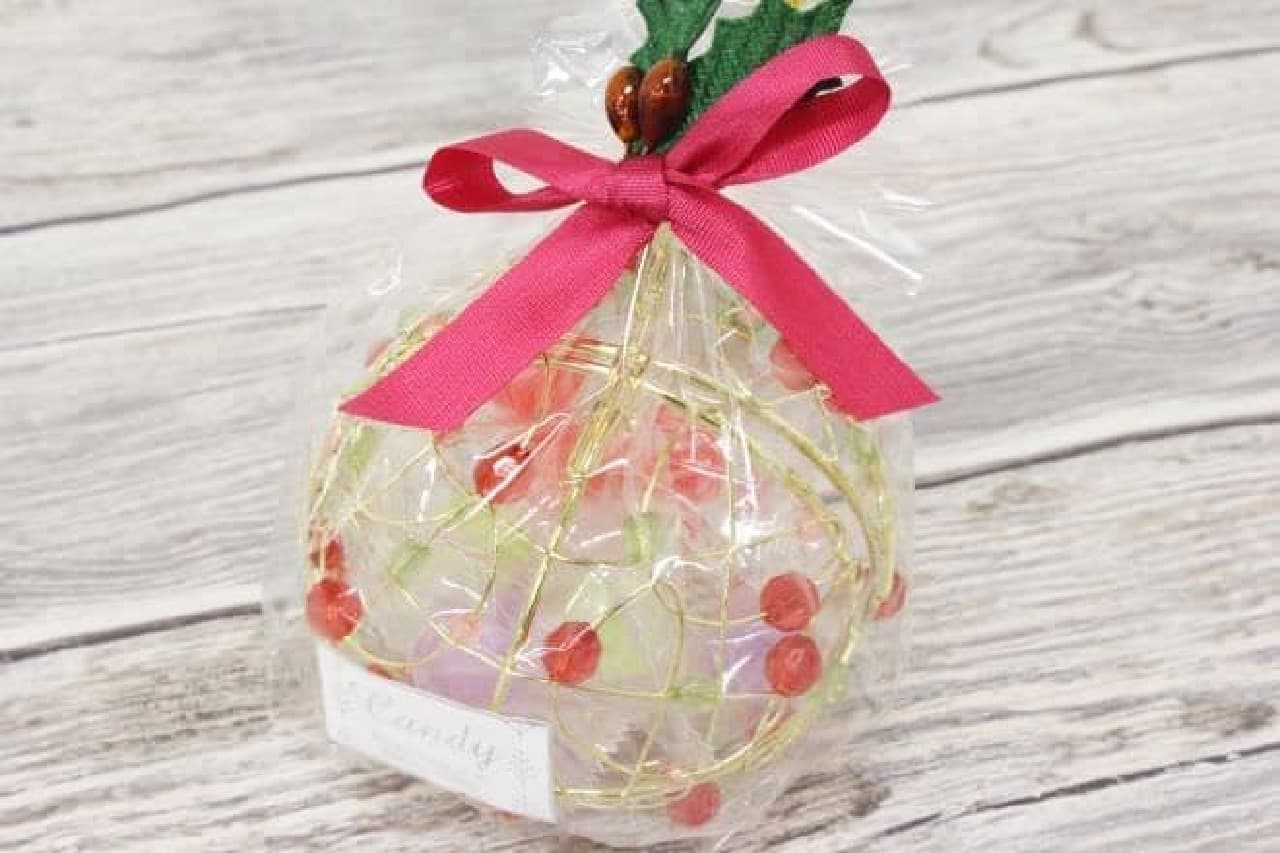 "Christmas wire ball candy" is a wire ball containing candy