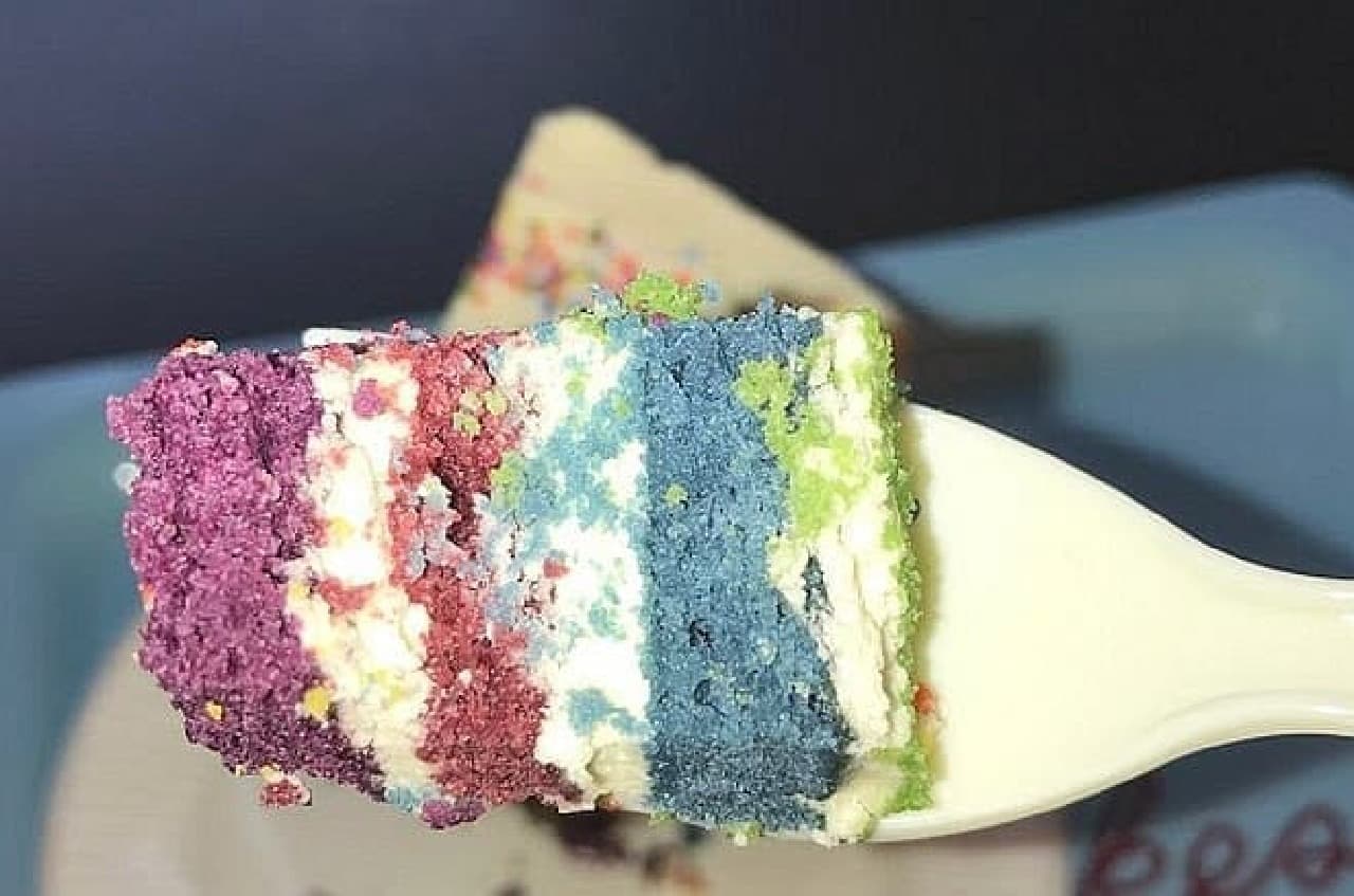 LOLA'S Cupcakes Tokyo "Rainbow Cakes"