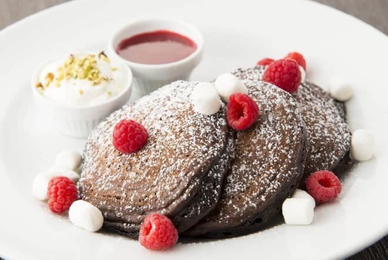 サラベス「チョコレート エクスプロージョン」は、バレンタイン期間限定のスペシャルパンケーキ