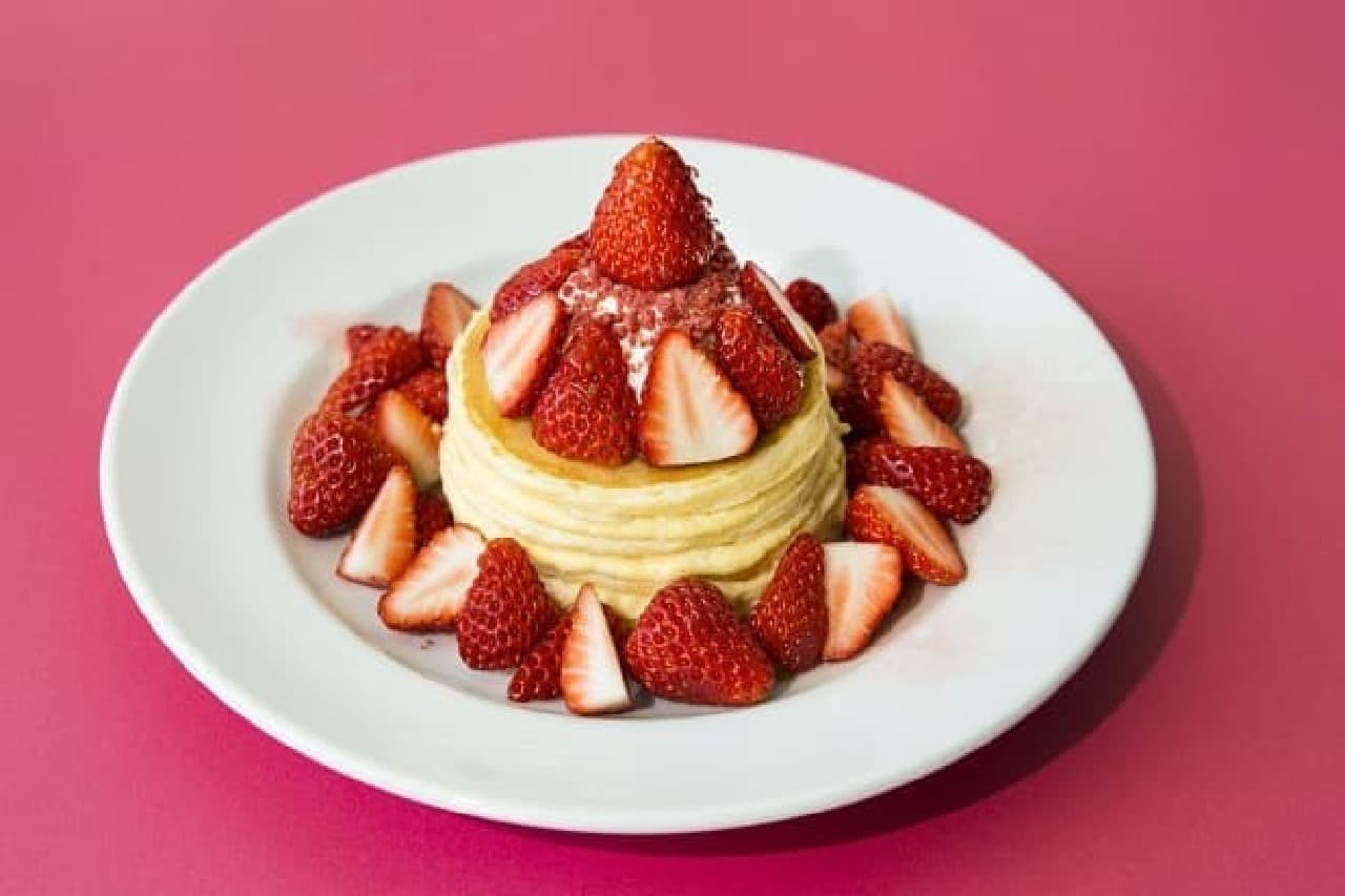 JS Pancake Cafe "More Strawberry White Chocolate Pancake"