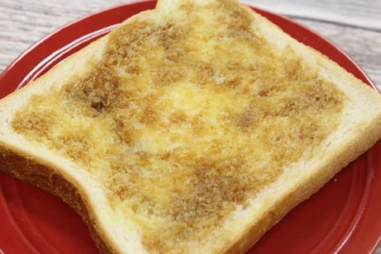 Toast with sugar and soy sauce