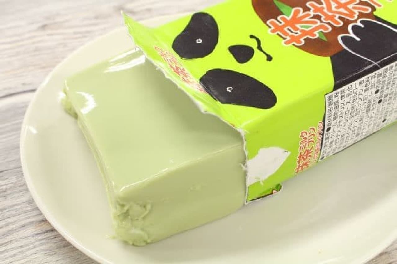 "Original Panda Matcha Milk Pudding" is a limited quantity pudding from the "Panda Dessert" series.