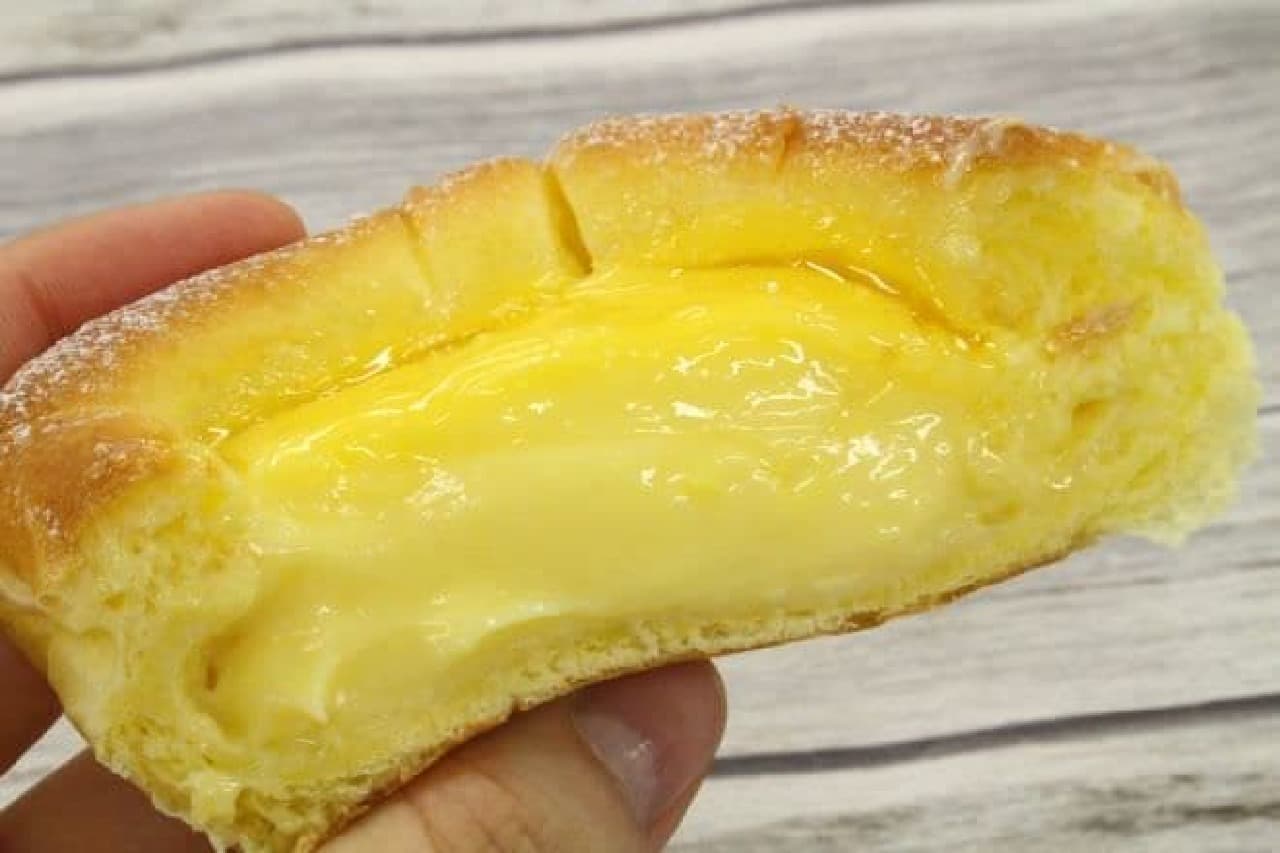 【東京ソラマチ限定】デリフランスの星型パンがほっこりキュート--ザラメたっぷりメロンパンに、ぷるぷるクリーム入りクリームパン [えん食べ]