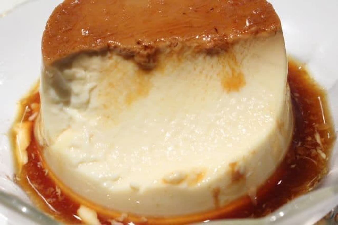 "Special coffee shop specialty pudding" is an "authentic" custard pudding that uses an original caramel sauce with a bitter taste.