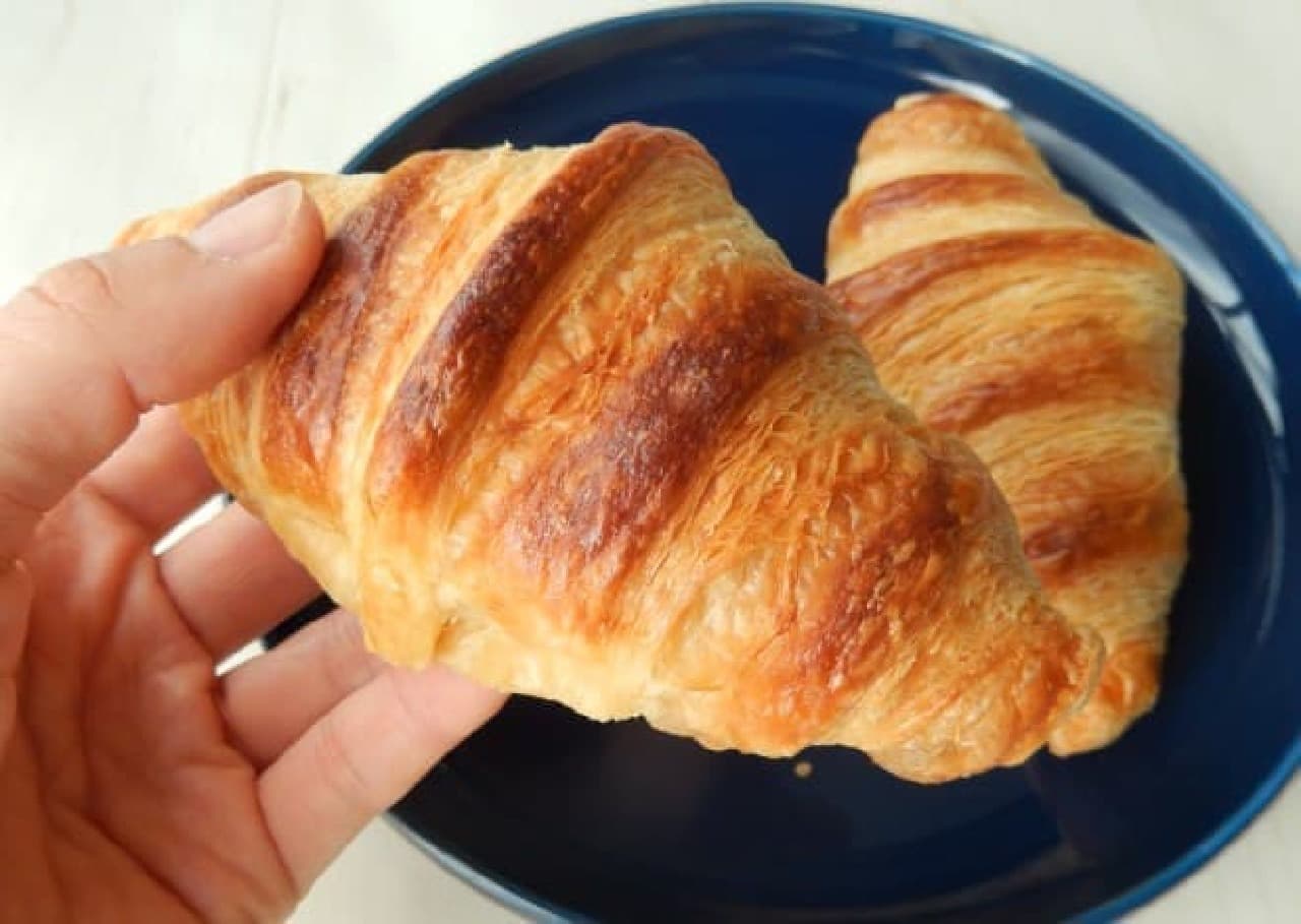 "Panabi Croissant" found in KALDI