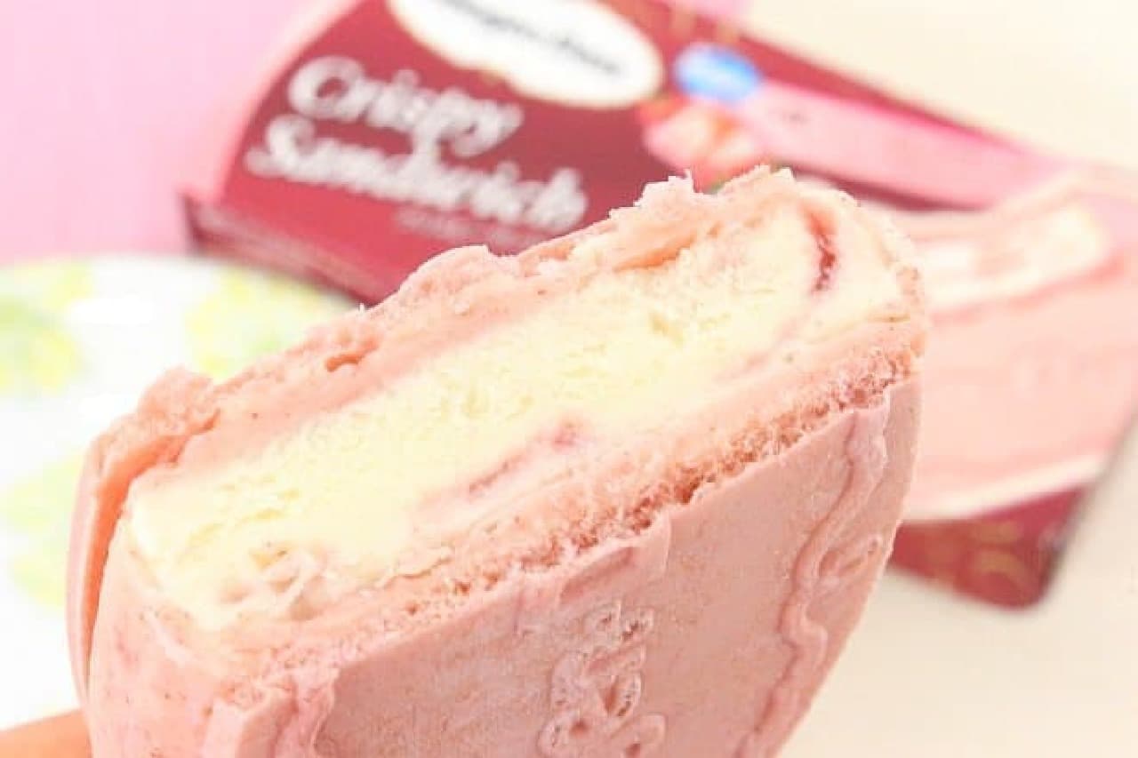 Haagen-Dazs Crispy Sandwich "3 Kinds of Berry Rare Cheese-Berry and Beet Wafers-"
