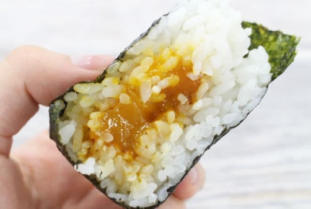 7-ELEVEN "Hand-rolled rice balls in soy sauce egg yolk"