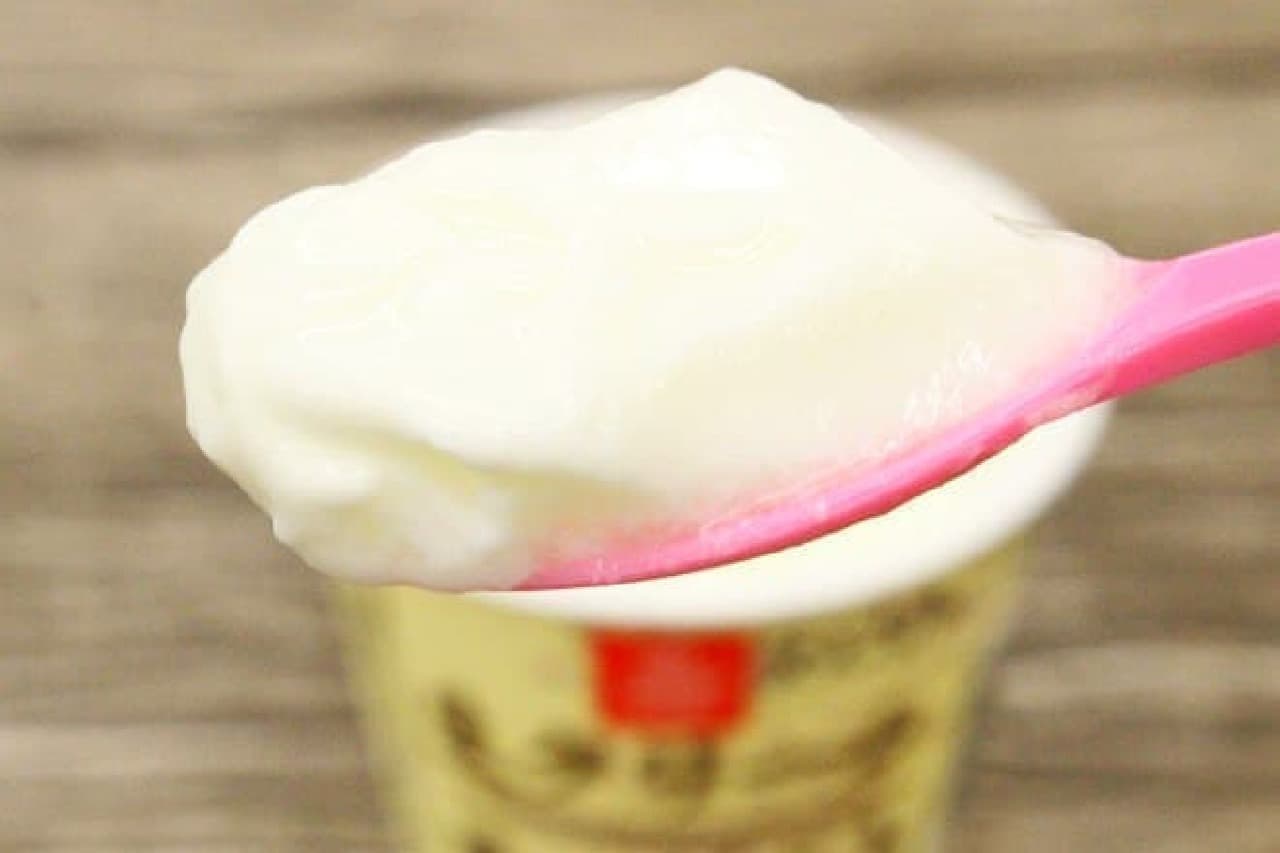 Daisen Dairy Agricultural Cooperative "Daisen Kogen Fresh Cream Yogurt