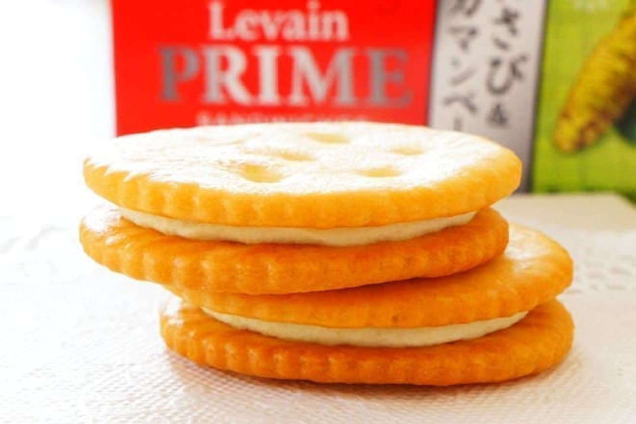 Yamazaki Biscuits "Luvin Prime Sand Wasabi & Camembert"