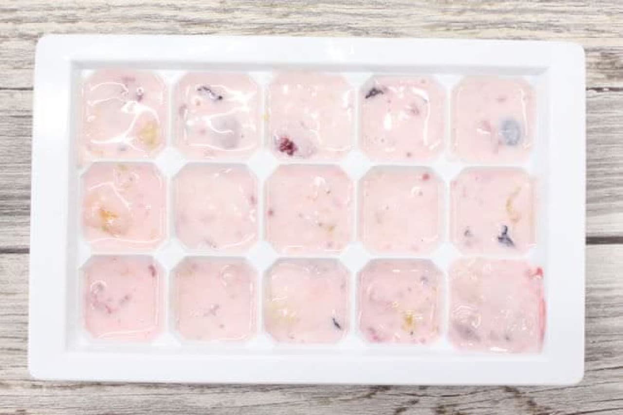Cube-shaped frozen yogurt ice that can be made in an ice tray
