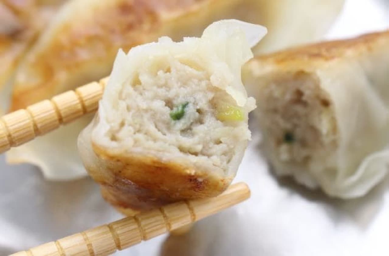 Eat and compare "frozen dumplings" from 7-ELEVEN, Lawson, and FamilyMart