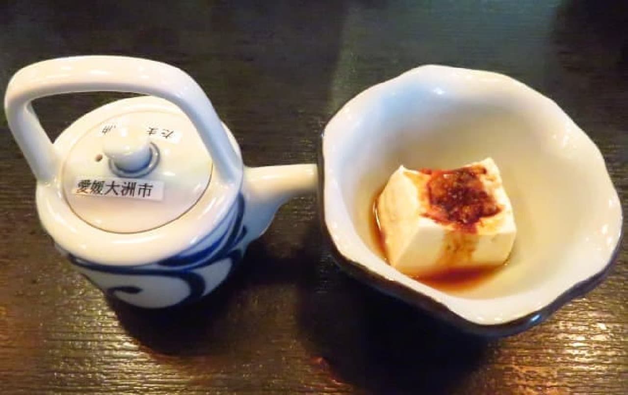 Tamari soy sauce and cold yakko