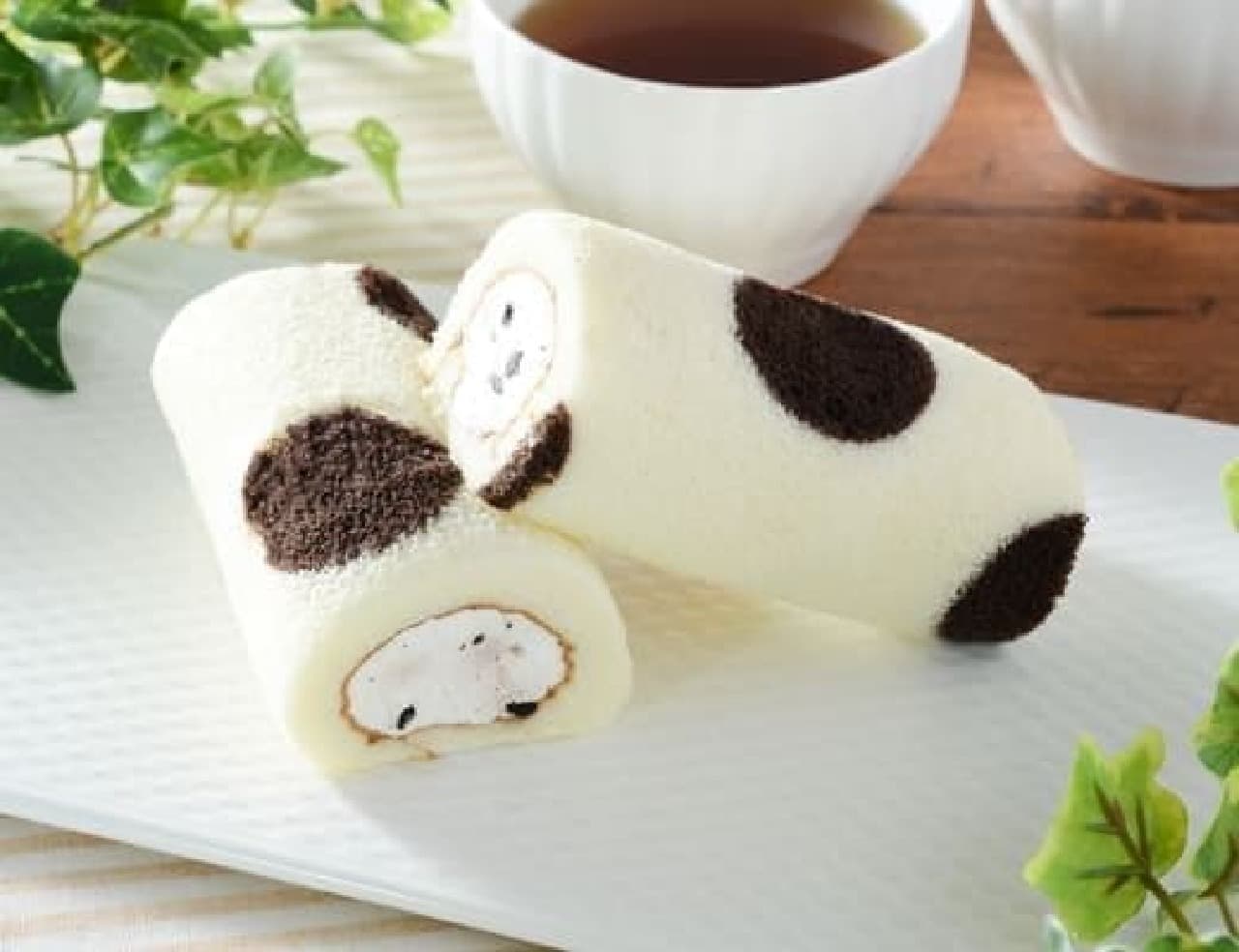 Lawson "Mini Mochi Texture Roll (Cream with Cookies) 2 Pieces"