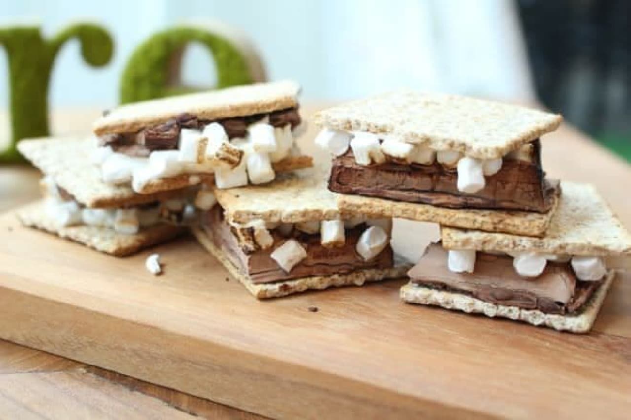 Overseas classic sweets "S'more"