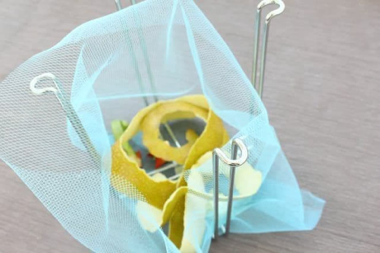 NITORI's "Plastic bag stand"