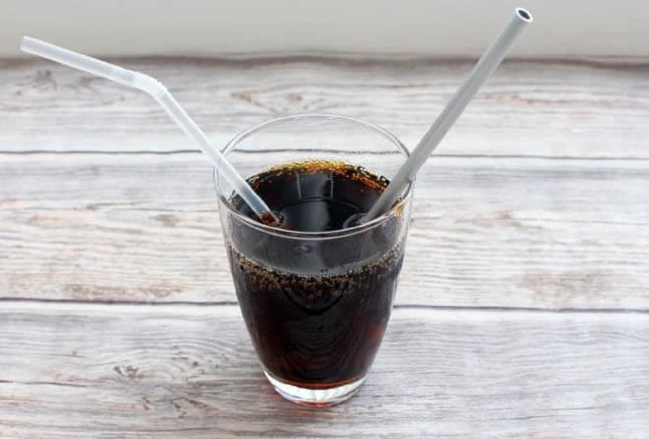 "Aluminum Cool Straw" that makes cold drinks feel even colder