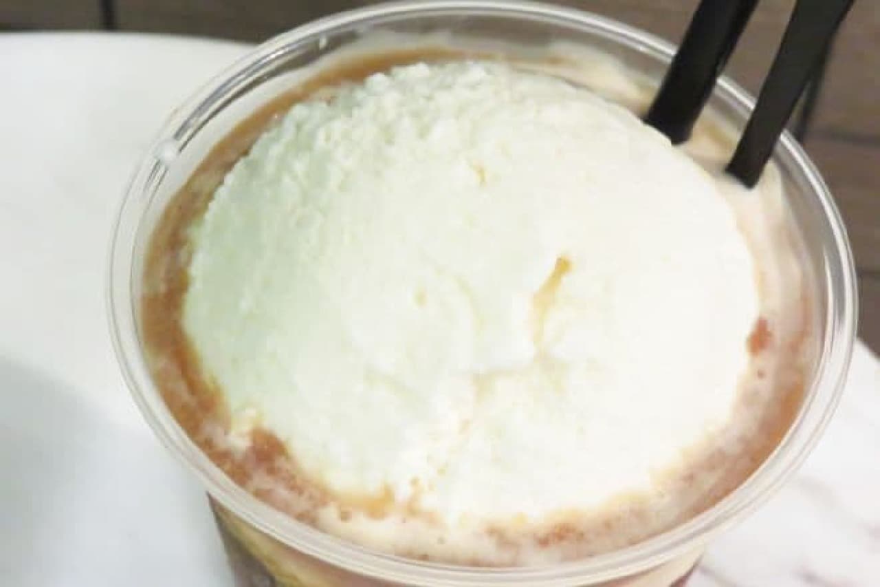猿田彦珈琲とティキタカアイスクリームのお店の「コーヒーフロート」