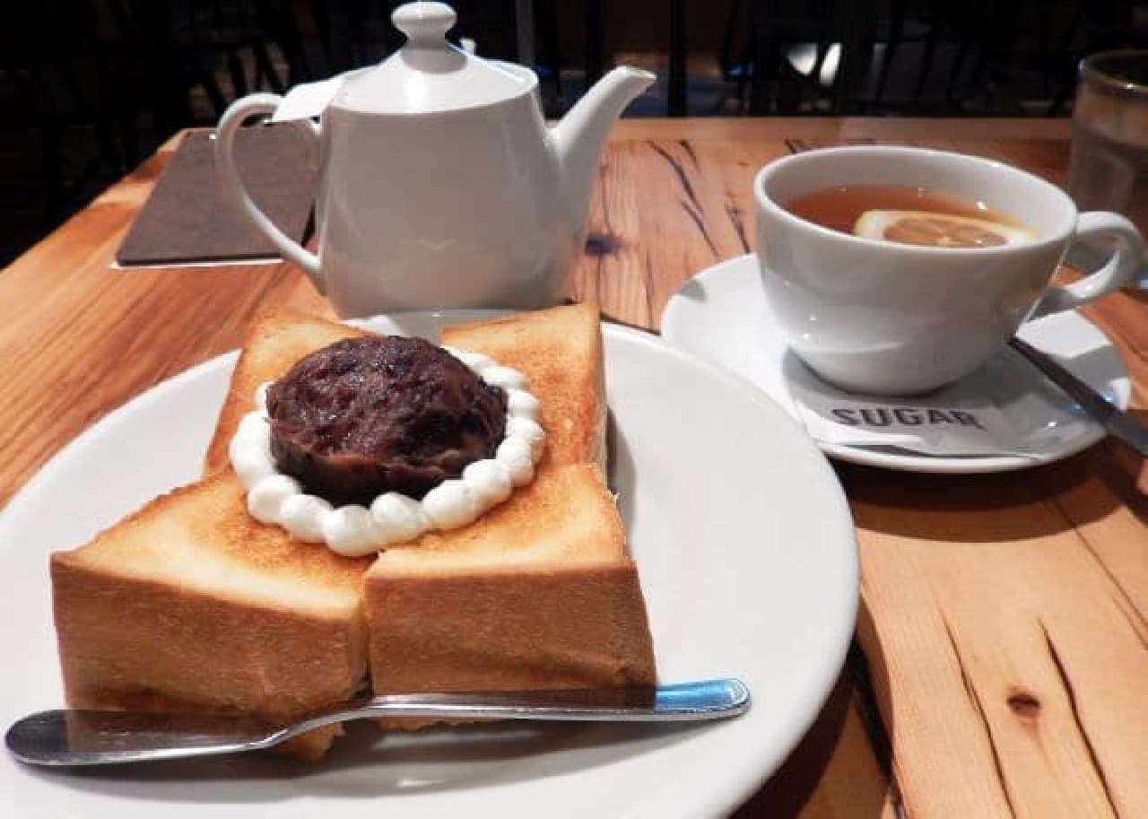 House-made breakfast "Ogura toast set"