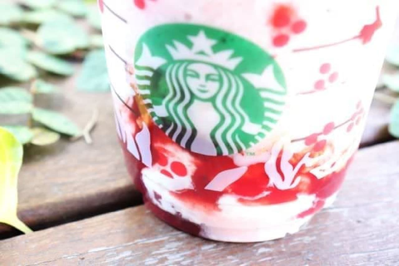 Starbucks "Christmas Strawberry Cake Frappuccino"