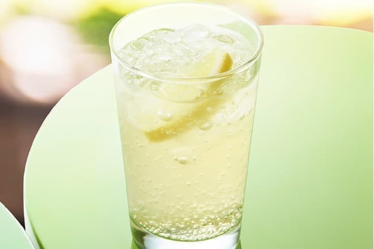 Chardonnay Soda, a carbonated beverage that looks like wine