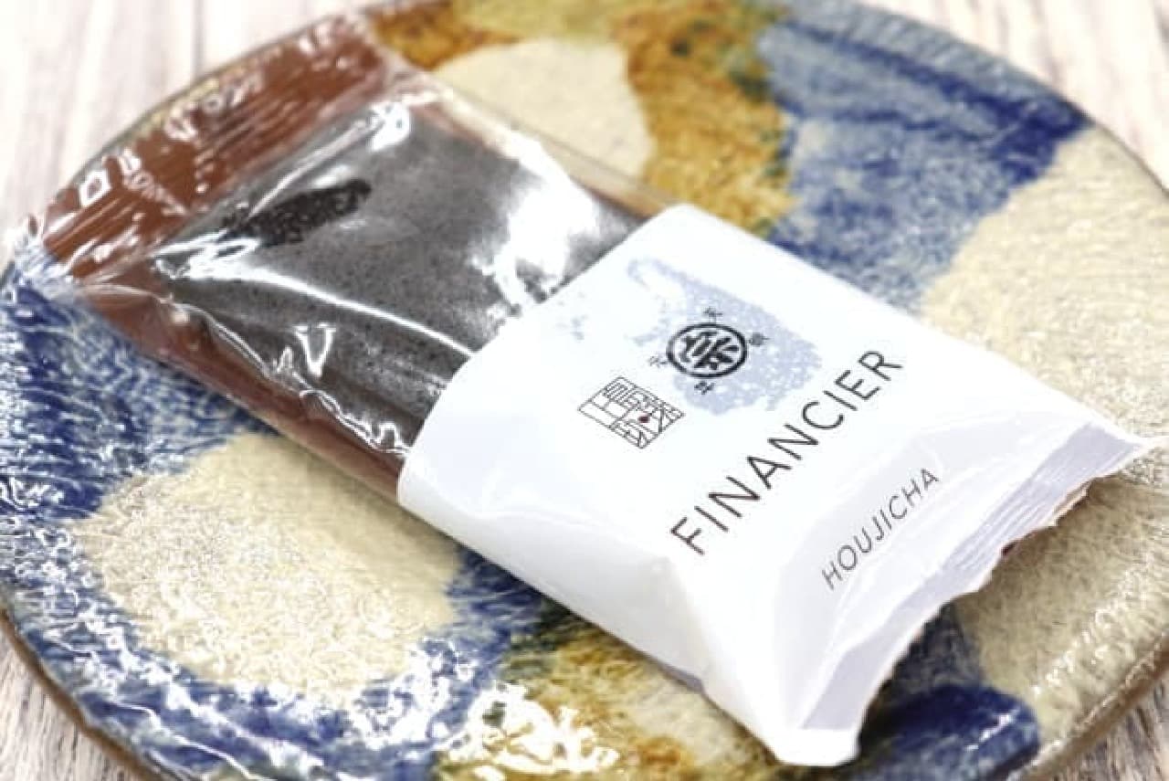 "Black roasted tea financier" from Ueshima Coffee