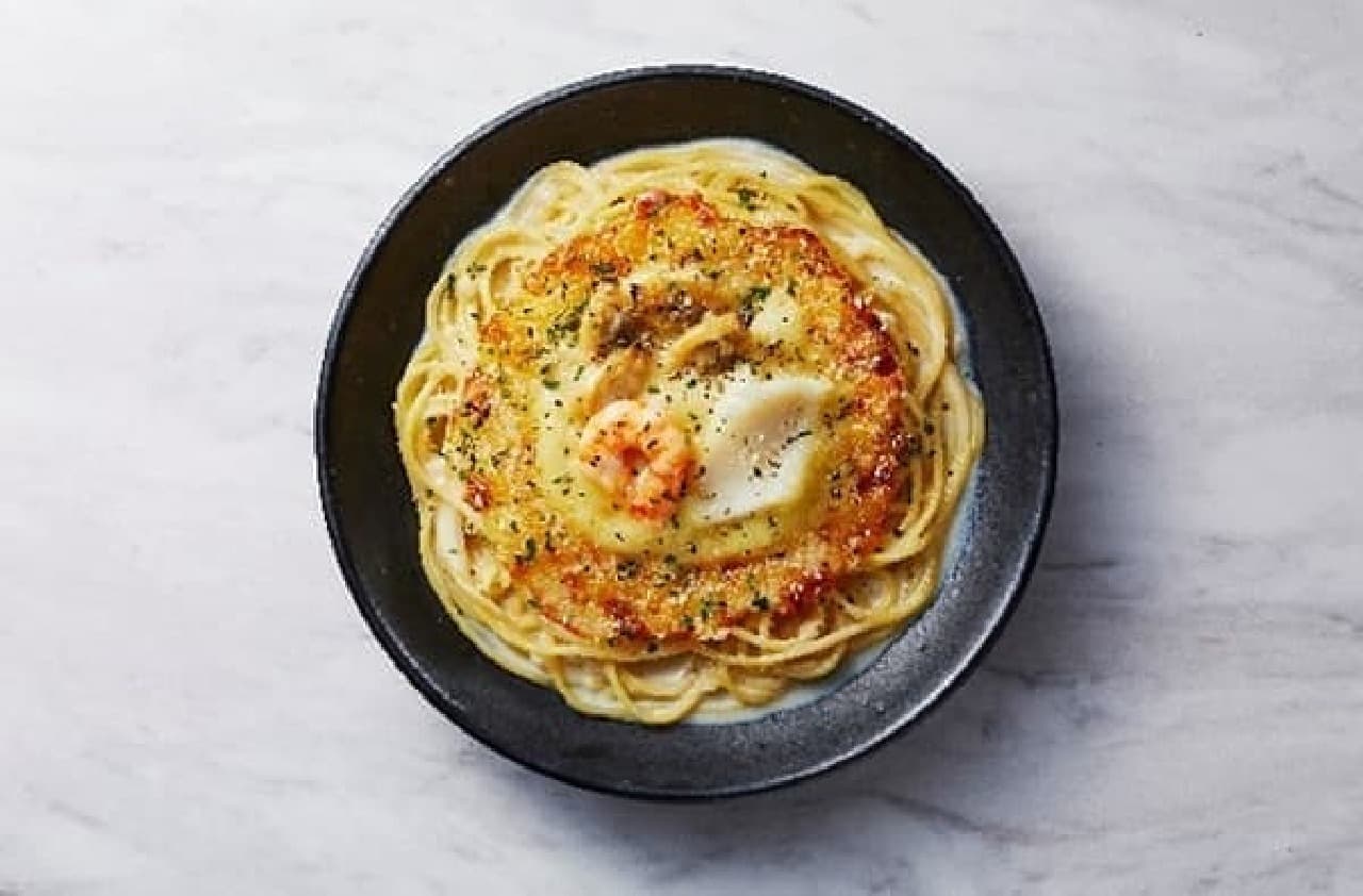 Lawson "Seriously cheese! 4 kinds of cheese and seafood melted cheese pasta"