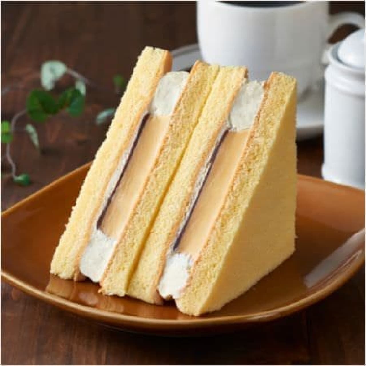 FamilyMart "Pudding Fluffy Cake Sandwich"
