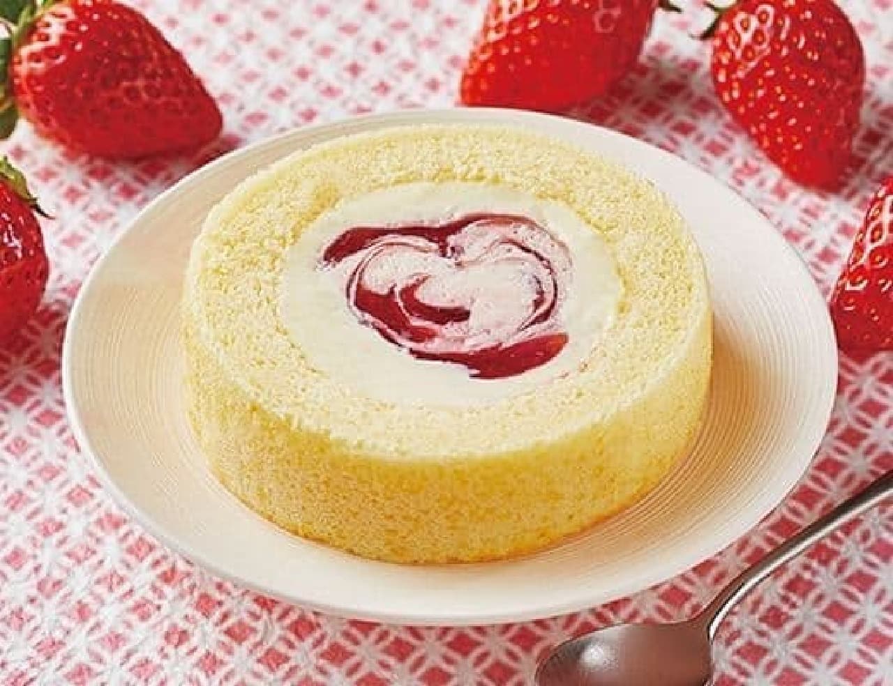 Lawson "Uchi Cafe x Hattendo Kasuta Do Strawberry Roll Cake"