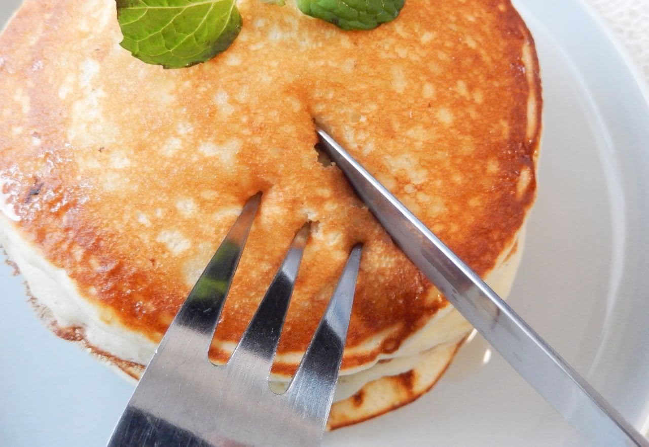 Sticky pancakes made with hanpen and hot cake mix