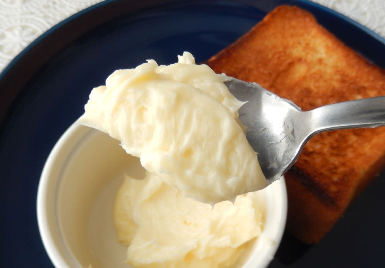 Simple recipe for "handmade butter" using fresh cream