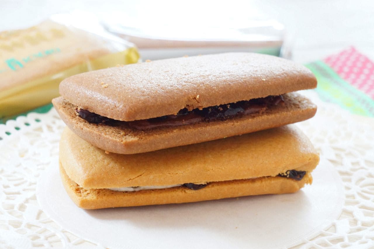 Raisin Sandwich" and "Cranberry Sandwich" by Kaori Yokohama