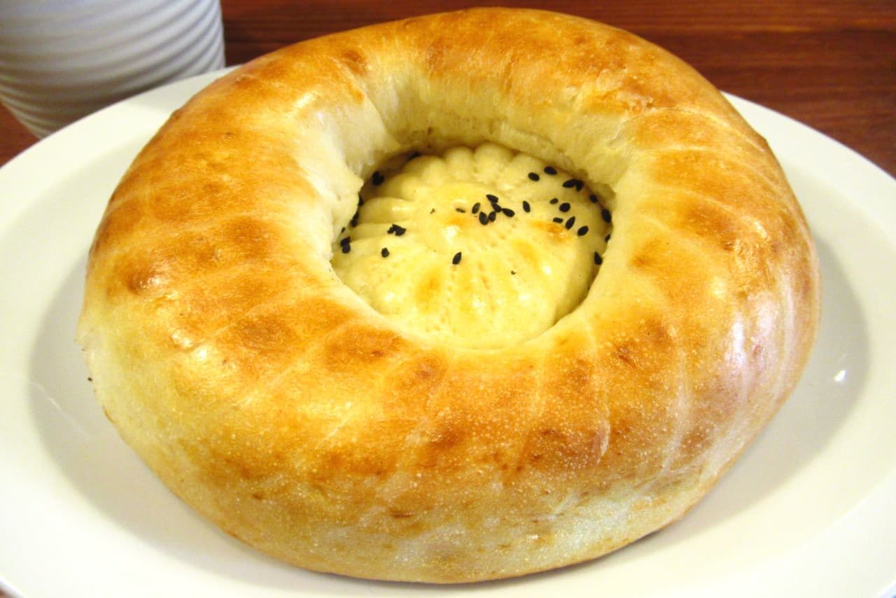 中央アジアのパン「ノン」