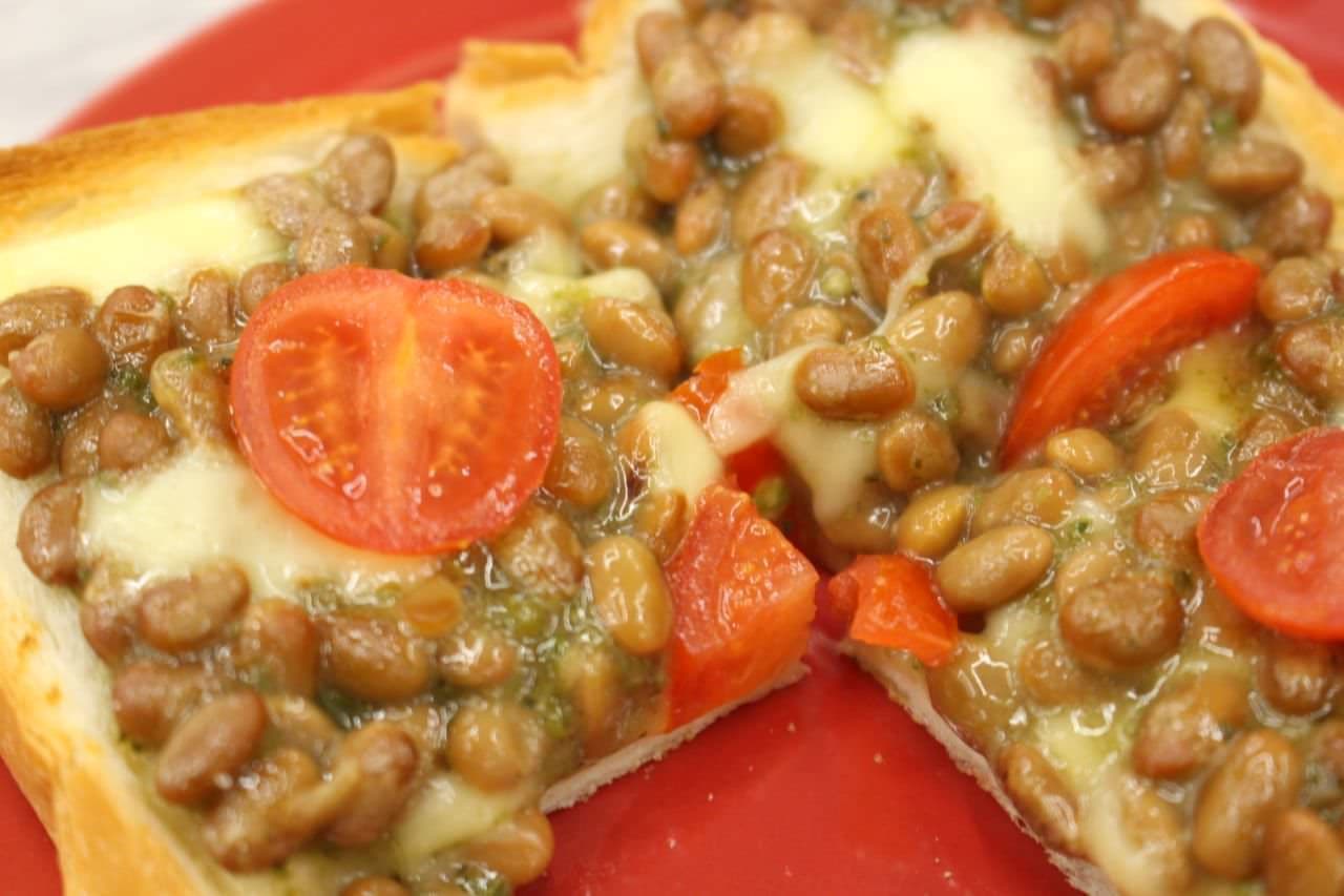 Simple recipe "natto basil cheese toast"