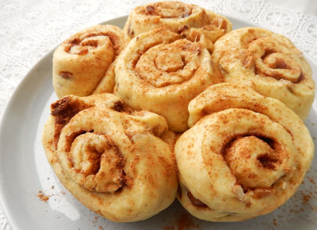 Simple recipe for "cinnamon rolls" baked in a rice cooker