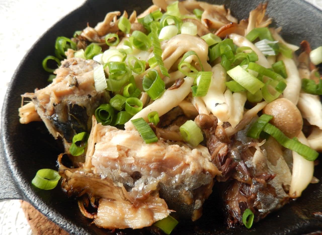 Easy recipe for "Yaki-meshi" (grilled rice with a variety of ingredients) using canned mackerel