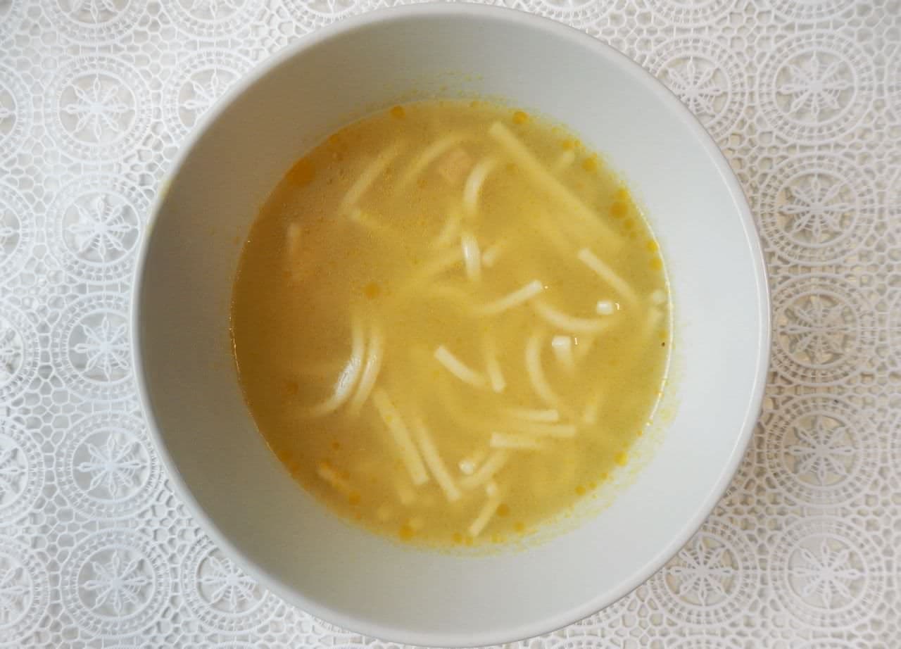 キャンベルのスープ缶「チキンヌードル」