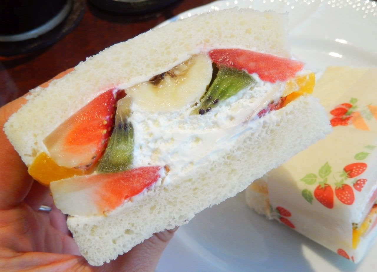 Hoshino Coffee Shop "Fruit Sandwich"