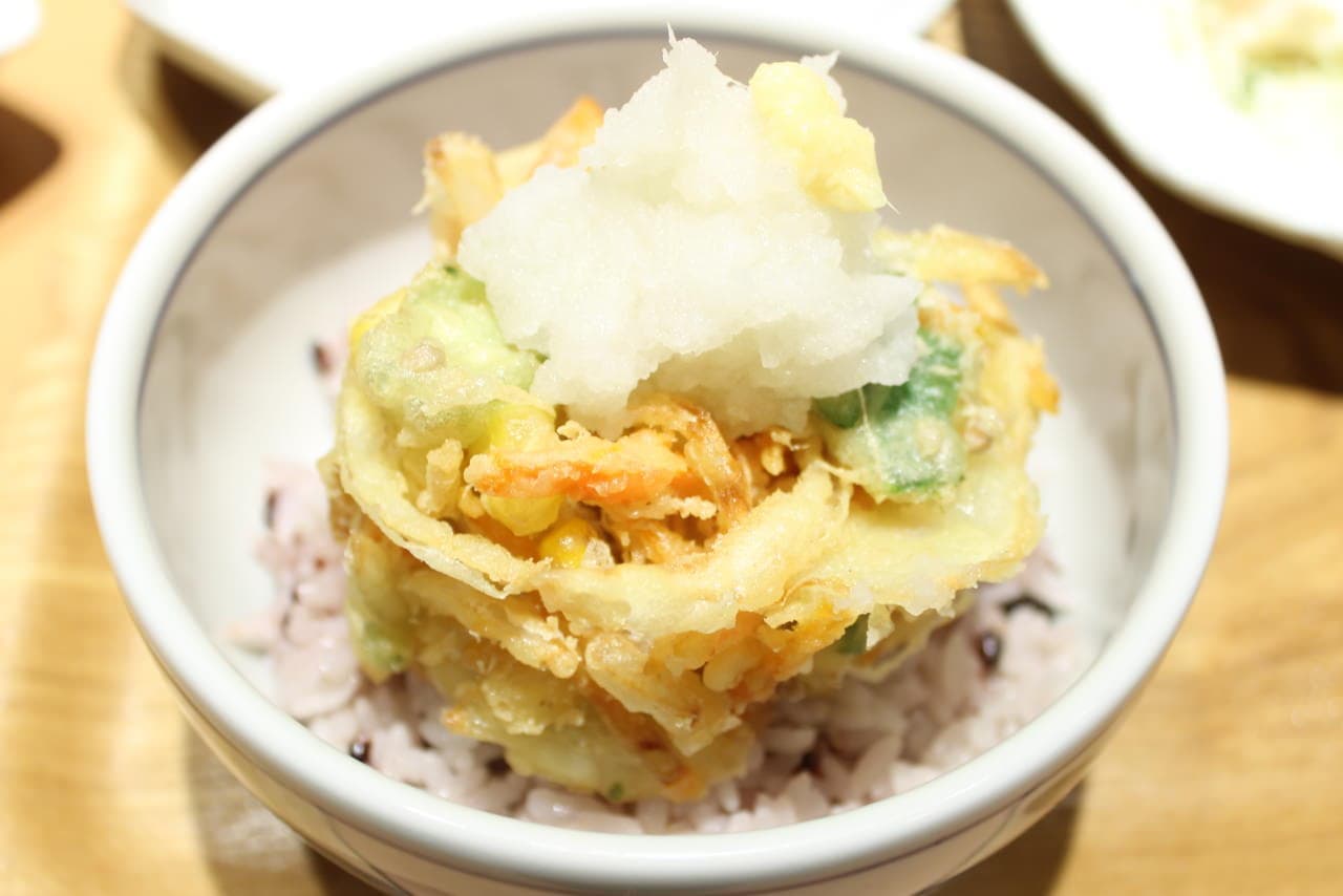 Yayoiken "Natsukoshi rice and steamed chicken salad set meal"