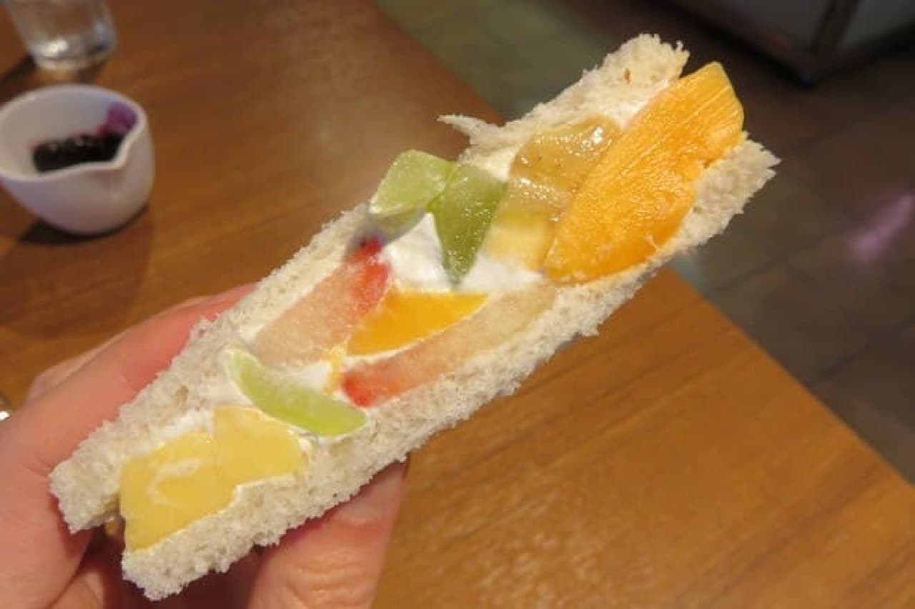 Summary of "fruit sandwiches" you want to eat at least once