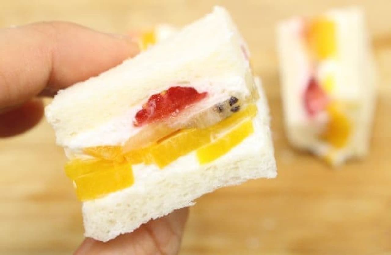 Summary of "fruit sandwiches" you want to eat at least once