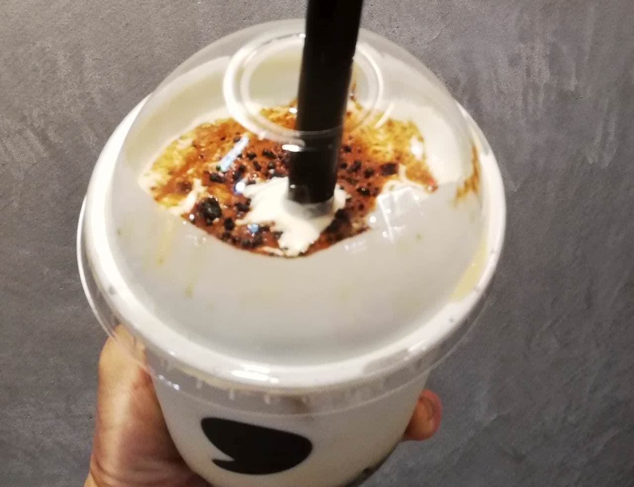 "Comma tea" charred brown sugar latte