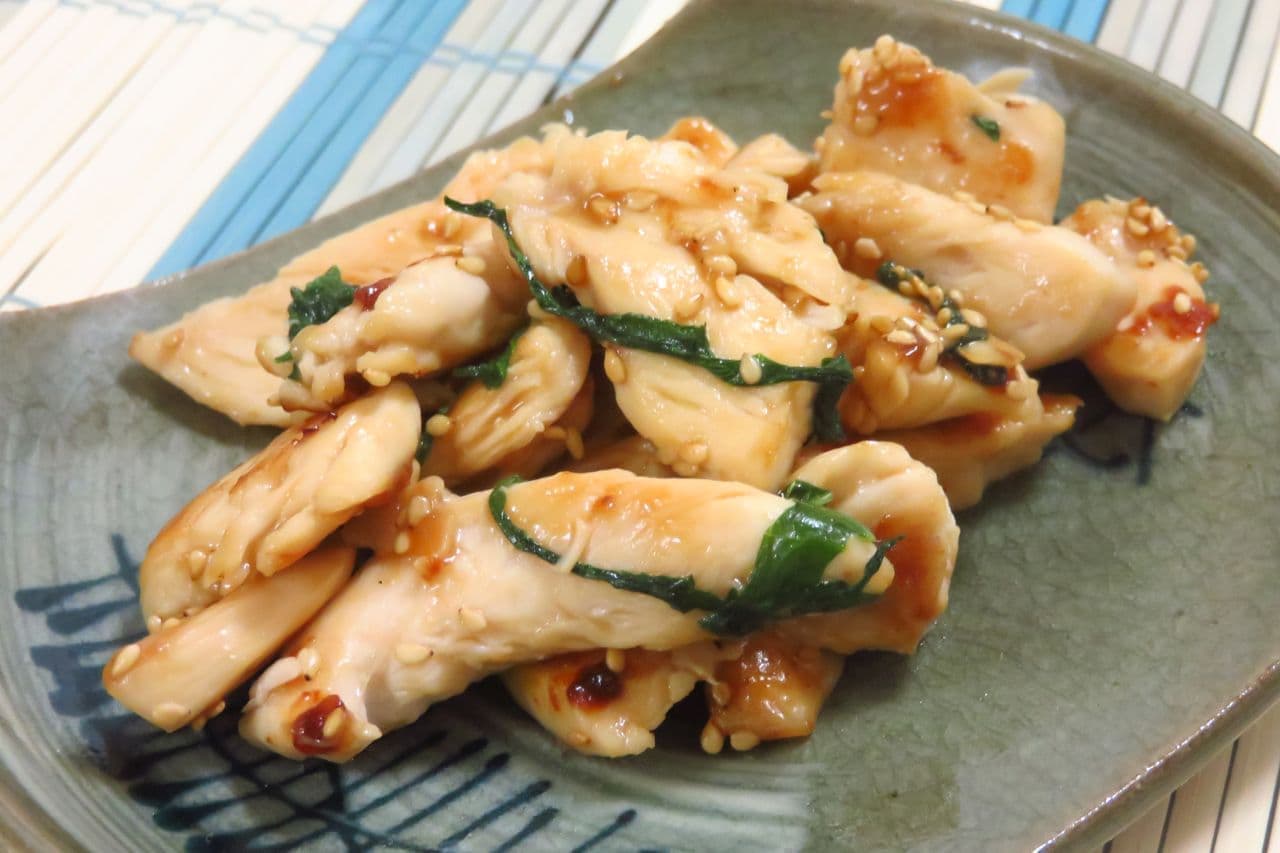 Easy recipe "Sasami Chicken with shiso leaves and sesame ponzu sauce