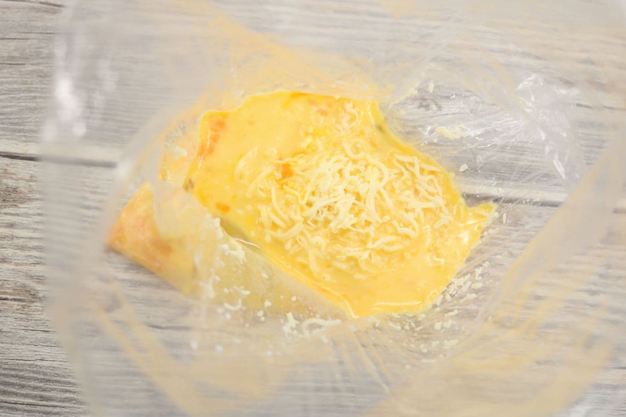Fluffy omelette" made with plastic bags